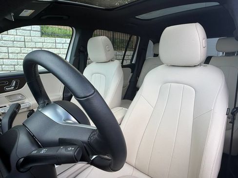 Used 2026 Mercedes-Benz GLB 250 4MATIC image 19