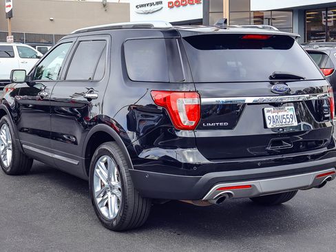 Used 2017 Ford Explorer Limited w/ Equipment Group 301A AWD/4WD image 25