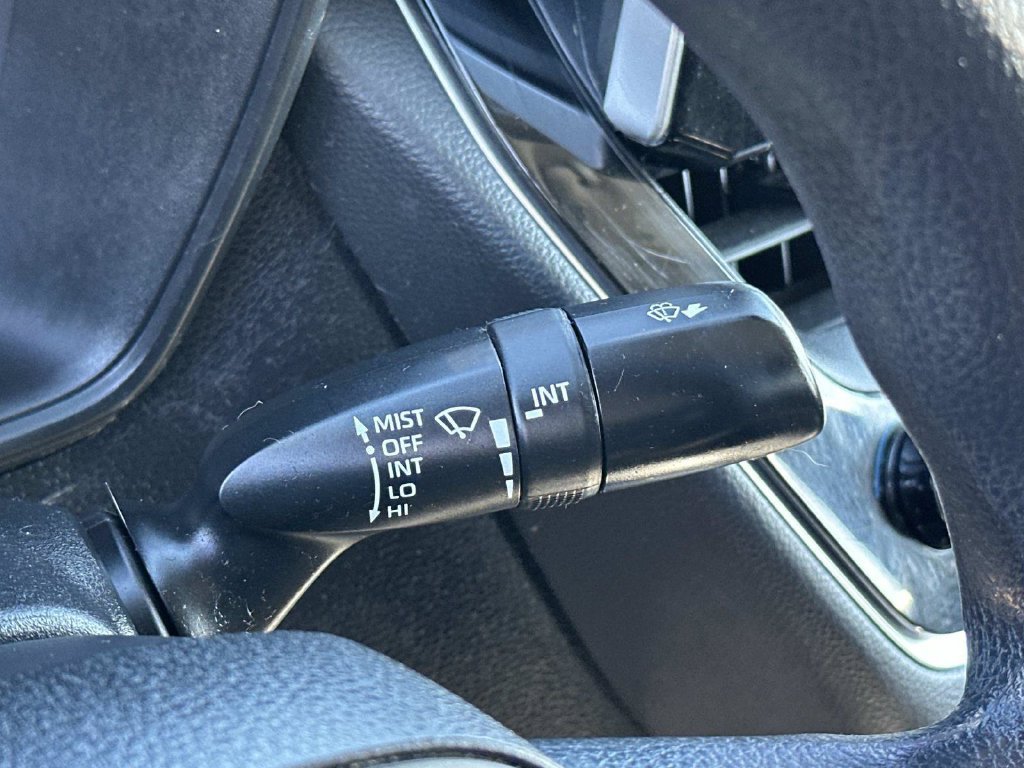 Used 2021 Toyota Corolla LE FWD image 28