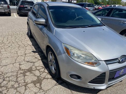 Used 2014 Ford Focus SE FWD image 2
