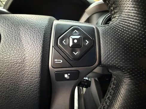 Used 2016 Toyota Tacoma SR5 w/ SR5 Appearance Package (SN) AWD/4WD image 22