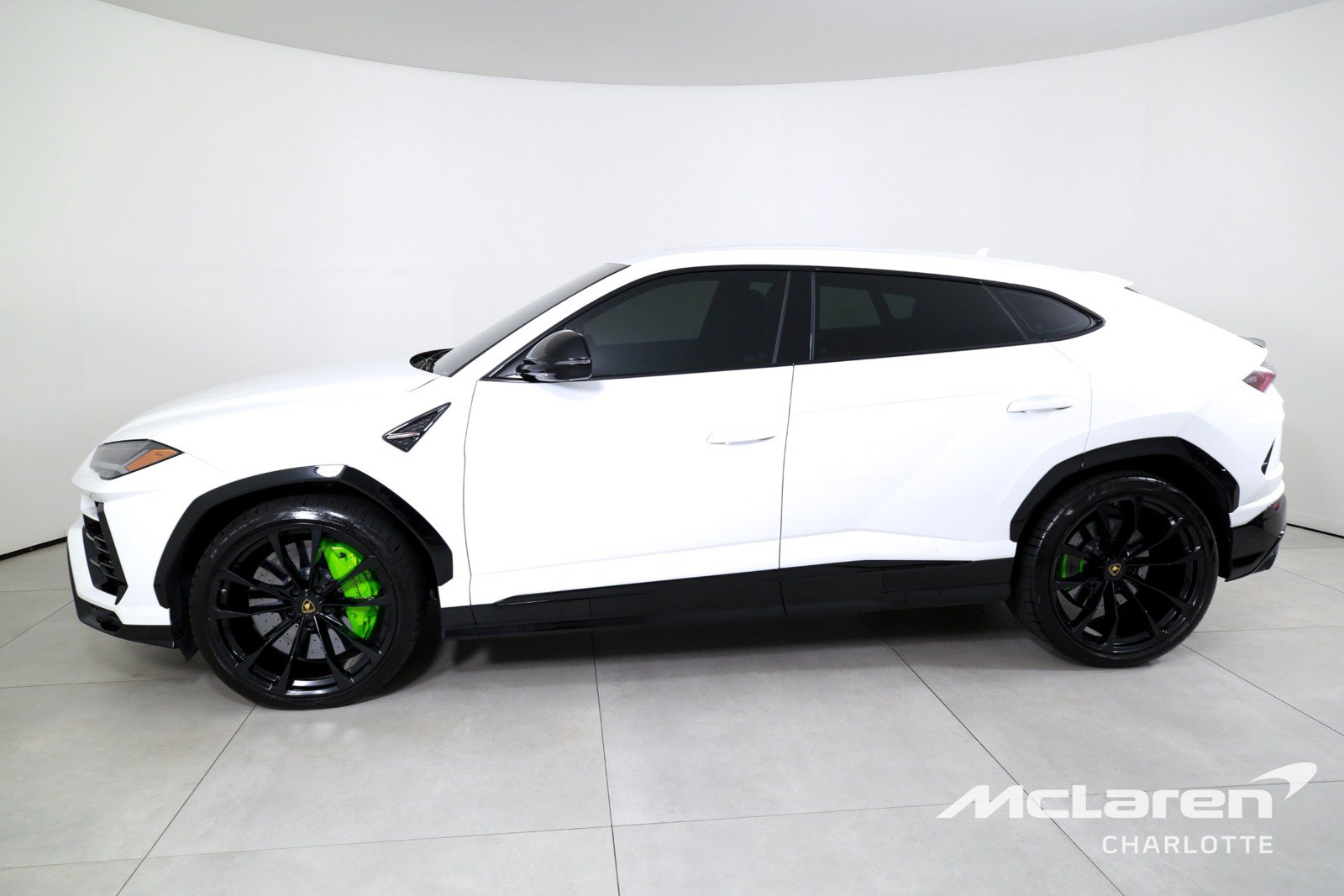 Used 2022 Lamborghini Urus AWD/4WD image 5