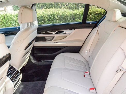 Used 2020 BMW 750i xDrive w/ Executive Package image 43