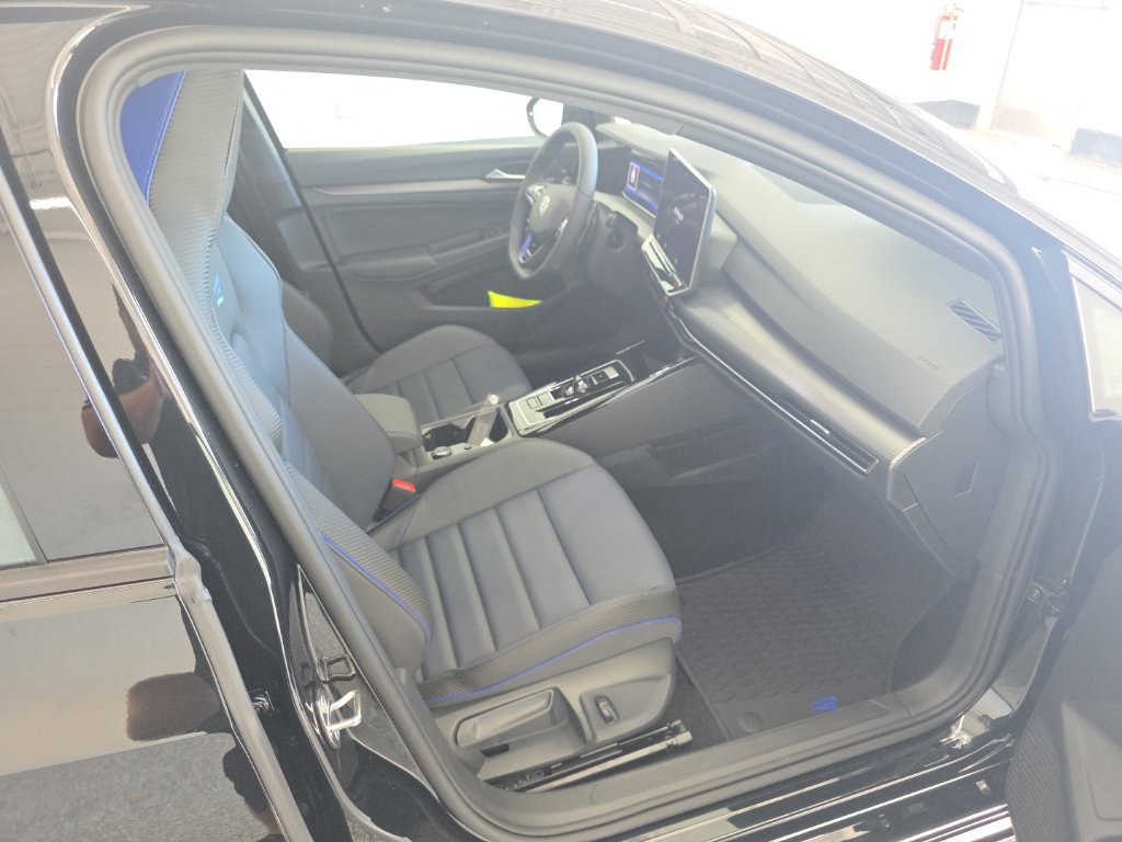 New 2026 Volkswagen Golf AWD/4WD image 10