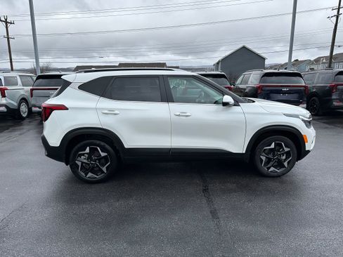 Used 2024 Kia Seltos EX image 4