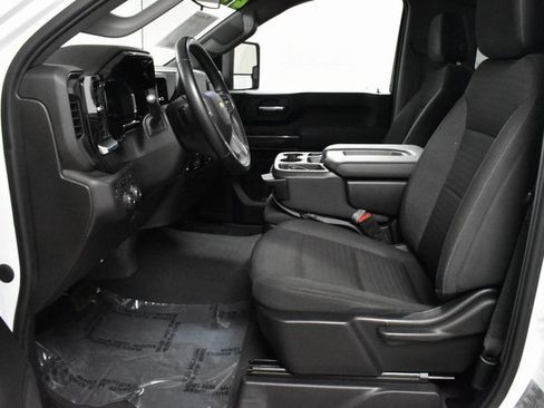 Used 2024 Chevrolet Silverado 2500 LT w/ Snow Plow Prep/Camper Package image 11