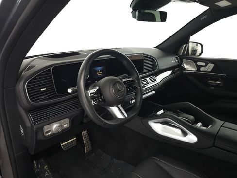 Used 2025 Mercedes-Benz GLS 450 4MATIC image 9