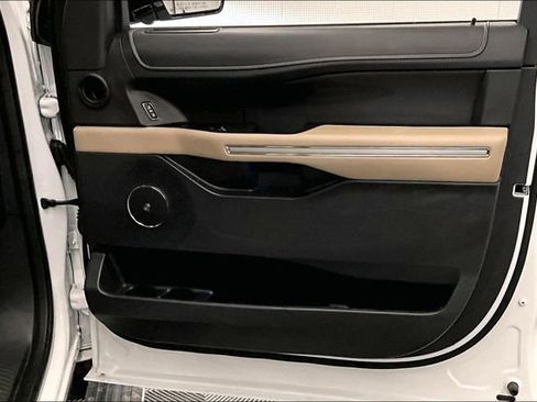 Used 2024 Ford Expedition Max Limited image 19