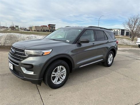 Certified 2022 Ford Explorer XLT image 9