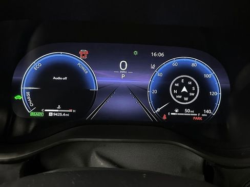 Used 2025 Toyota Sienna XSE AWD/4WD image 21
