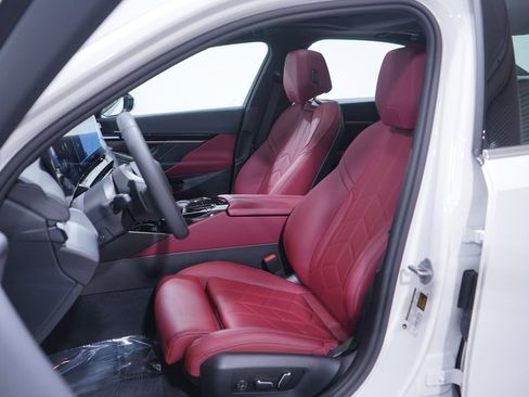 Used 2025 BMW 530i image 7