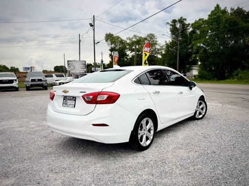 Used 2017 Chevrolet Cruze Premier FWD image 4