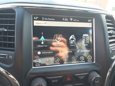 Used 2018 Jeep Grand Cherokee Altitude AWD/4WD image 8