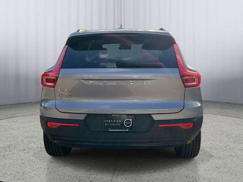 Certified 2026 Volvo XC40 B4 Core FWD image 5