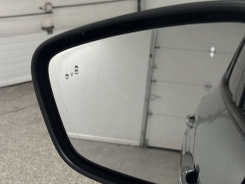 Used 2022 Ford Escape SE image 44