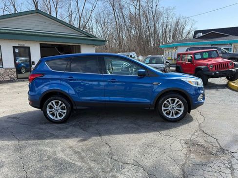 Used 2019 Ford Escape SE image 6