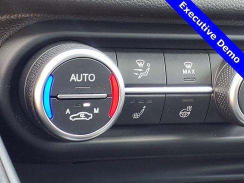 New 2025 Alfa Romeo Giulia AWD image 20