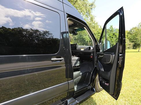 Used 2023 Mercedes-Benz Sprinter 3500 image 19