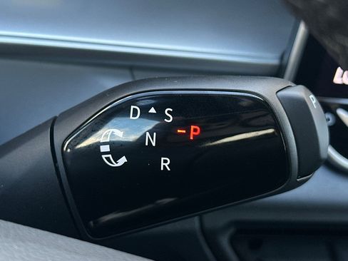 New 2026 Volkswagen Tiguan SE R-Line FWD image 19