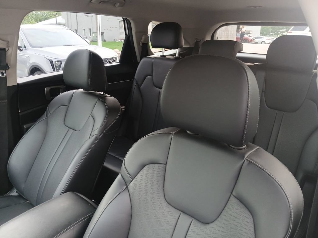 Certified 2021 Kia Sorento S AWD/4WD image 12