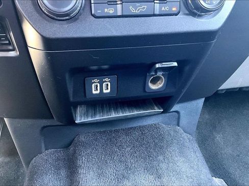 Used 2019 Ford F150 XLT w/ Equipment Group 302A Luxury AWD/4WD image 16