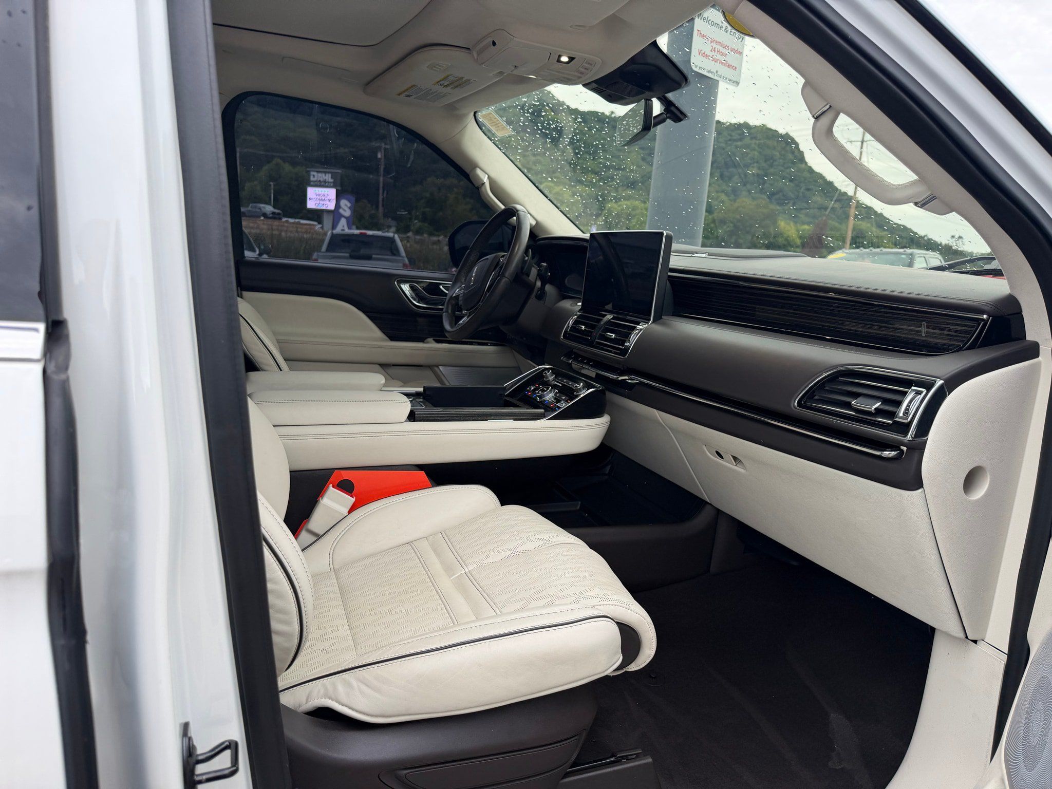Used 2024 Lincoln Navigator L Black Label AWD/4WD image 5