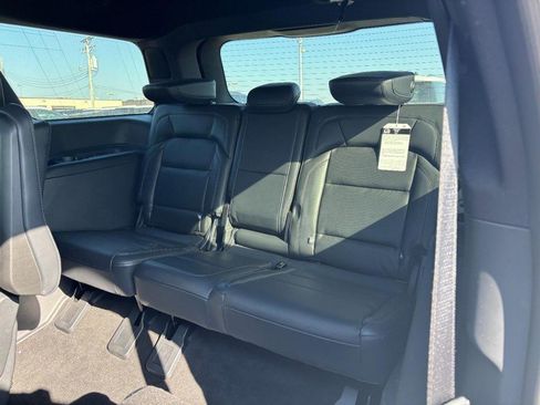 New 2025 Lincoln Navigator Reserve w/ Jet Appearance Package image 10