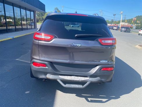 Used 2014 Jeep Cherokee Latitude w/ Trailer Tow Group FWD image 5