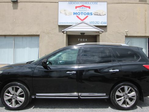 Used 2014 Nissan Pathfinder Platinum AWD/4WD image 5