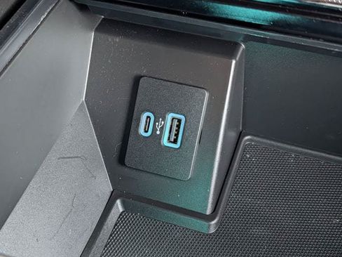 Used 2021 Ford F150 Lariat AWD/4WD image 19