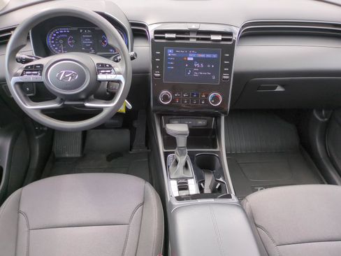 Certified 2024 Hyundai Tucson SE FWD image 11
