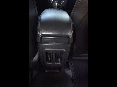 Used 2018 Jeep Compass Latitude FWD image 27