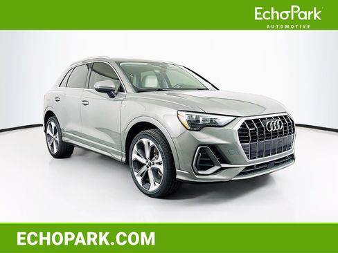Used 2021 Audi Q3 2.0T Premium w/ Convenience Package AWD/4WD image 1