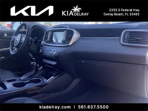 Used 2017 Kia Sorento EX image 10