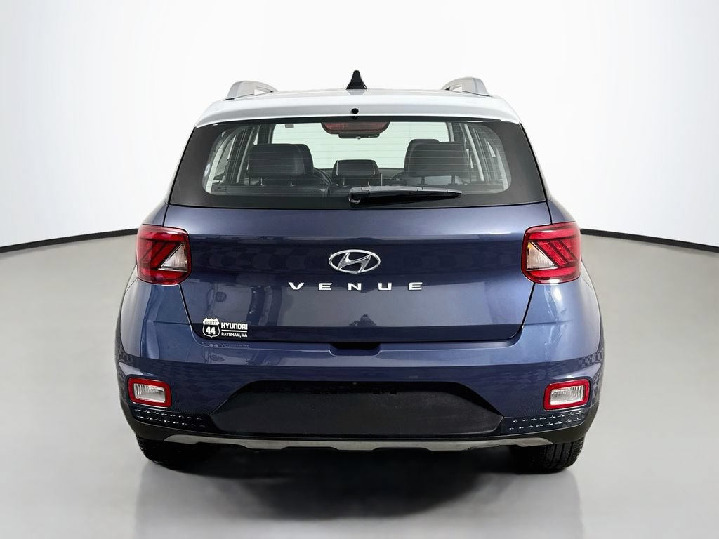 Used 2022 Hyundai Venue Limited FWD image 7