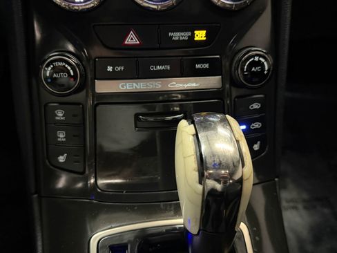 Used 2013 Hyundai Genesis 3.8 image 30