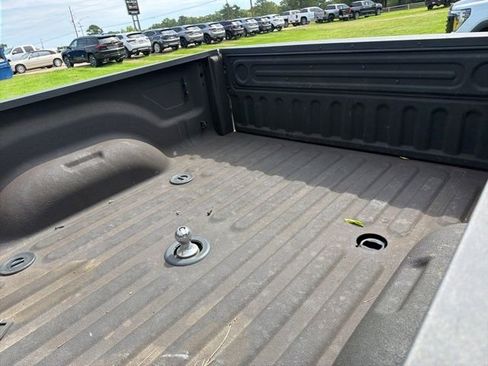 Used 2024 RAM 2500 Tradesman w/ Chrome Appearance Group AWD/4WD image 10