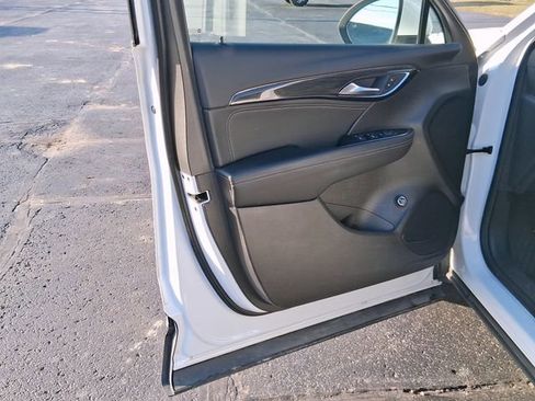 Used 2023 Buick Envision Preferred image 9