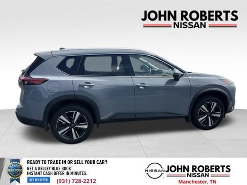 Certified 2025 Nissan Rogue SL FWD image 18