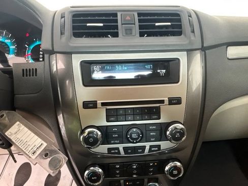 Used 2010 Ford Fusion SEL FWD image 6