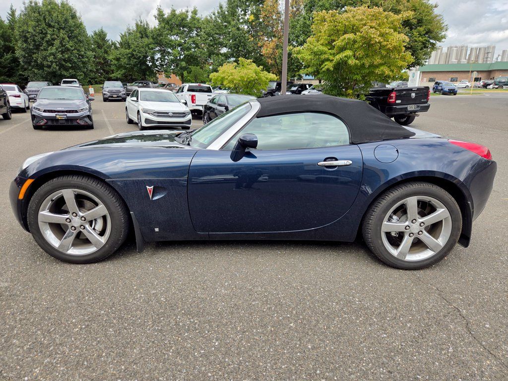Used 2006 Pontiac Solstice Convertible w/ Premium Package RWD image 4