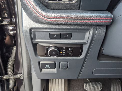 Certified 2023 Ford Expedition Limited image 31