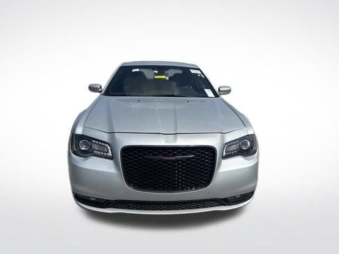 Used 2023 Chrysler 300 S RWD image 7