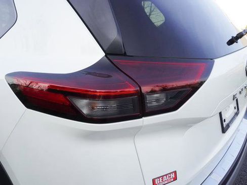 Used 2023 Nissan Rogue SV w/ SV Premium B Package image 39