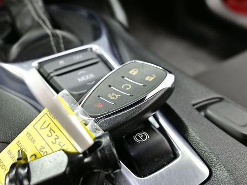 Used 2020 Chevrolet Camaro LT image 11