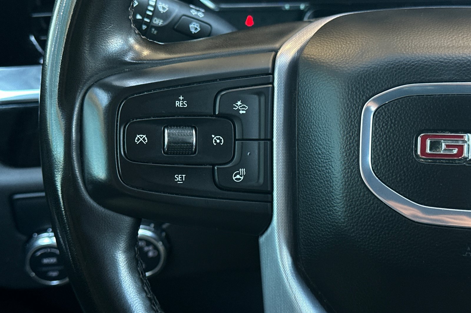 Used 2024 GMC Sierra 1500 SLE RWD image 31