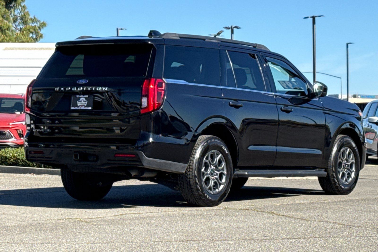 Used 2025 Ford Expedition Active AWD/4WD image 5