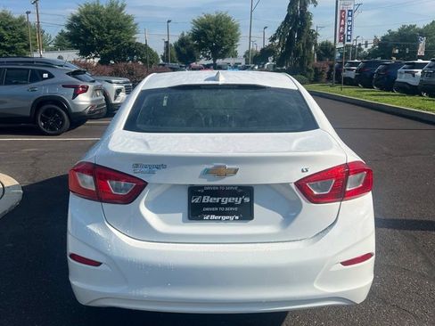 Certified 2018 Chevrolet Cruze LT w/ Convenience Package FWD image 7