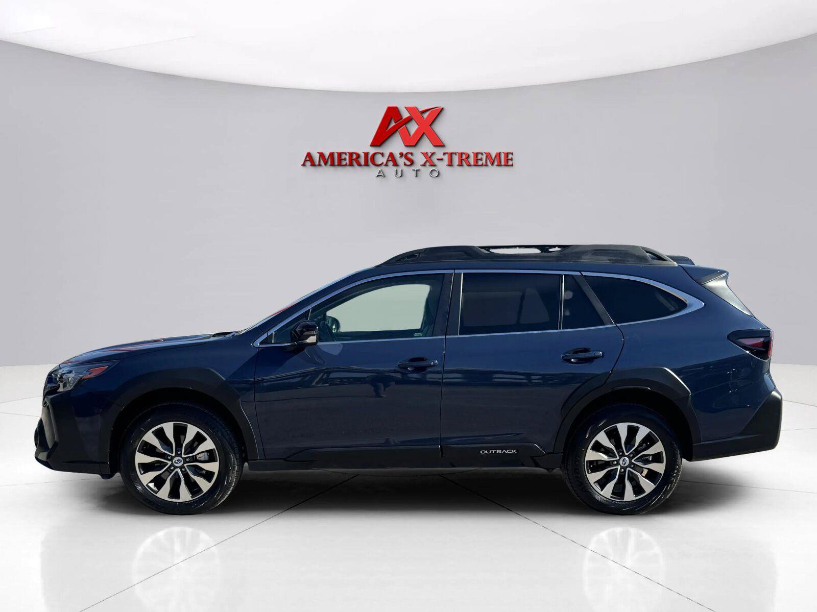 Used 2025 Subaru Outback Limited XT AWD/4WD image 2