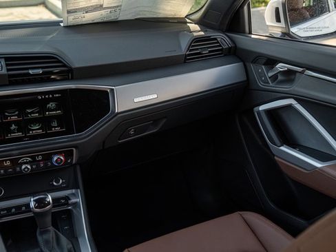 Used 2025 Audi Q3 2.0T Premium Plus w/ Premium Plus Package image 23